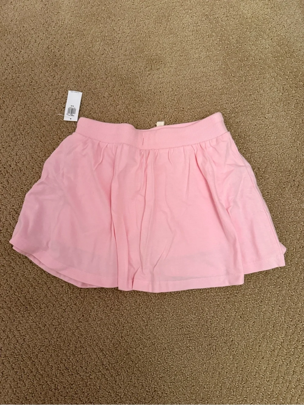 NWT. Old Navy girls skirt. Size medium (8)